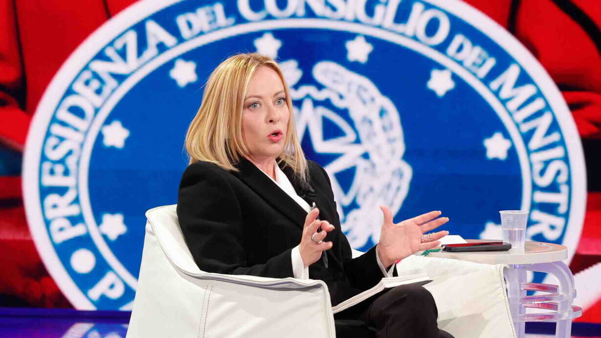 Immagine di Meloni punta alla cassaforte dalle banche