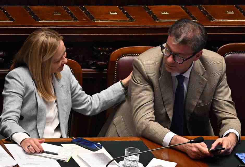 Giorgia Meloni e Giancarlo Giorgetti (foto Ansa)