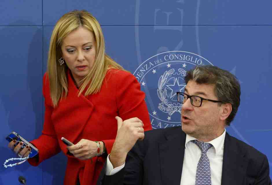 Giorgia Meloni con Giancarlo Giorgetti (foto Ansa)