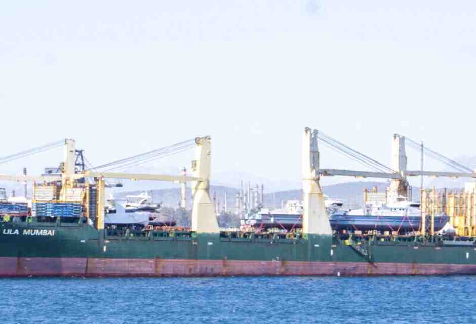This is how the Emirates give Haftar the patrol boats used to push back migrants