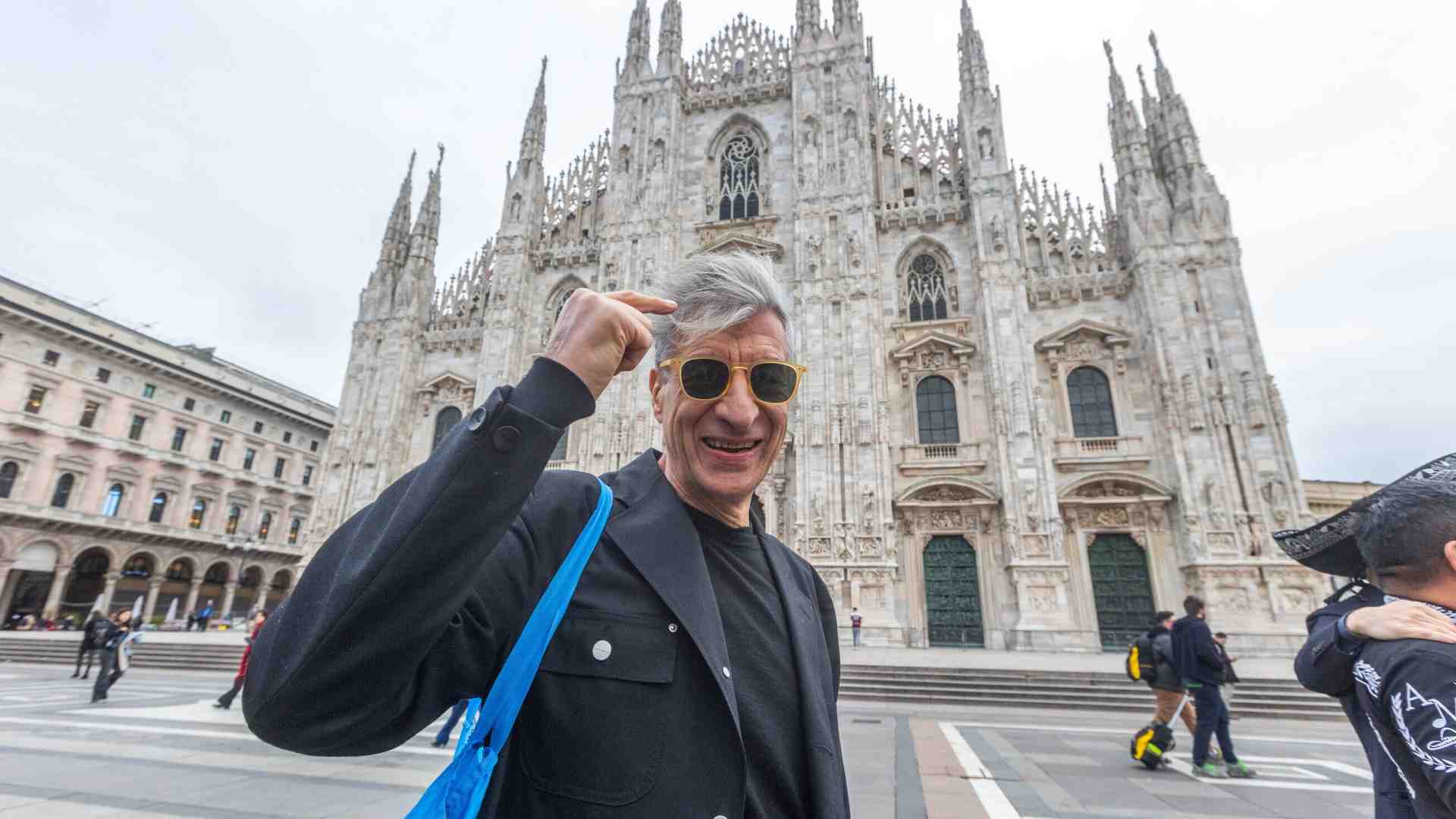 Immagine di All’HangarBicocca con Cattelan. Niente banane ma un gran libro