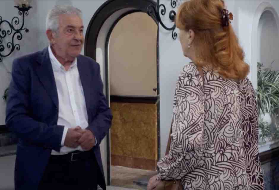 Un posto al sole: Renato alle prese con le voci dell'AI