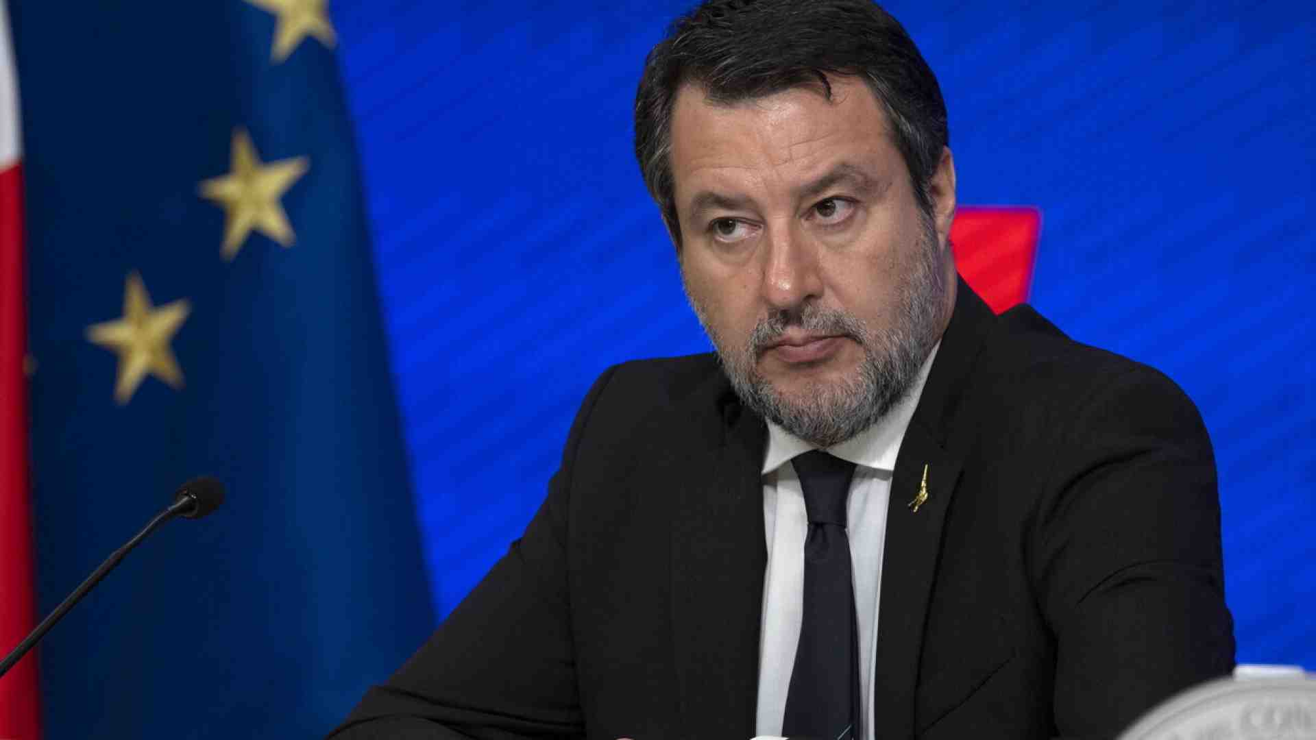 Immagine di Salvini, il tassatore dei banchieri