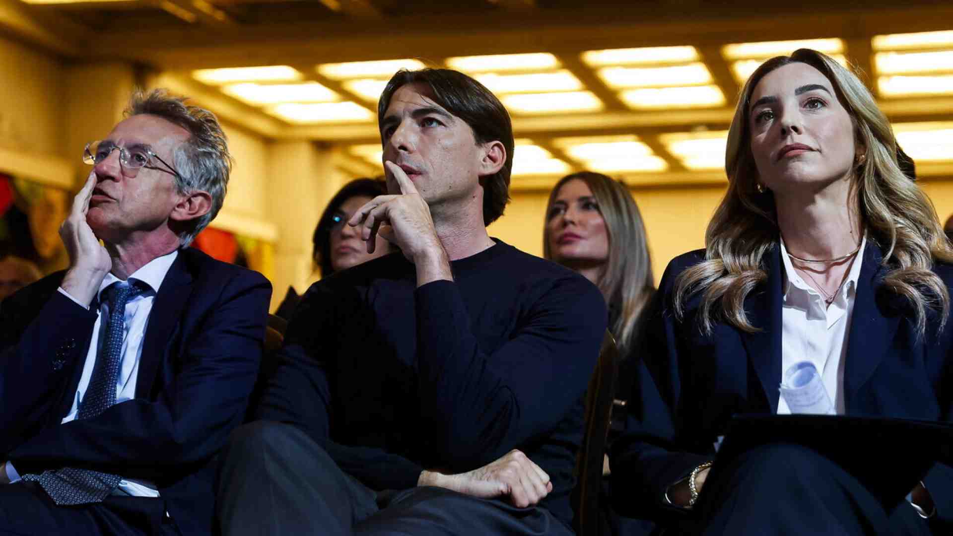 Immagine di Algebra a sinistra. Il dilemma del Pd: conquistare consenso o costruire una leadership credibile