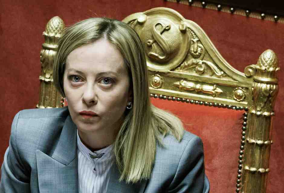 Meloni d'Ucraina. Si affida a Trump "imprescindibile". Schlein chiede il soccorso di Franceschini. L'attesa per le repliche