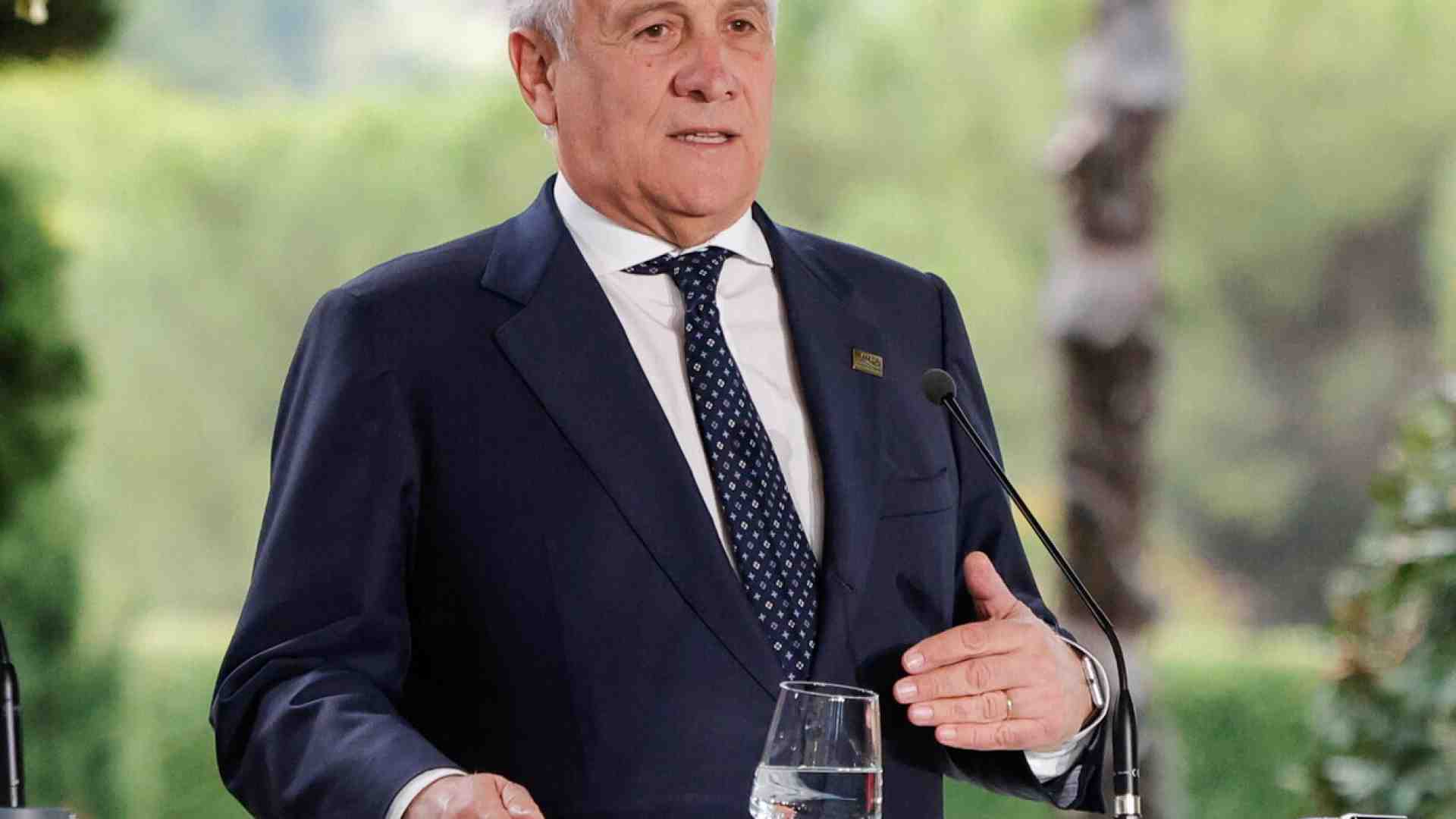 Immagine di Tajani all'attacco: "Sul bilancio decide la politica non qualche gran commisis del Mef"