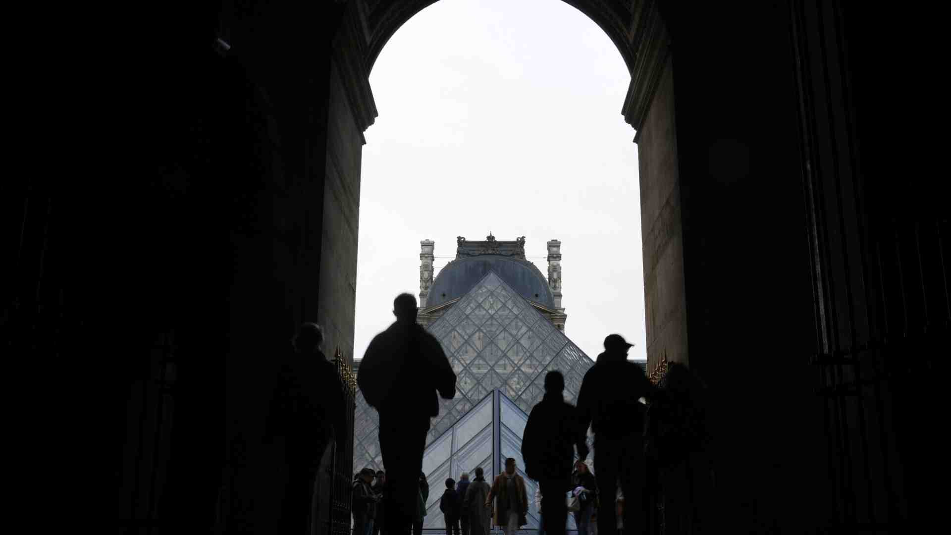 Immagine di L'avanguardia clandestina dei gilet jaunes scassavetrine