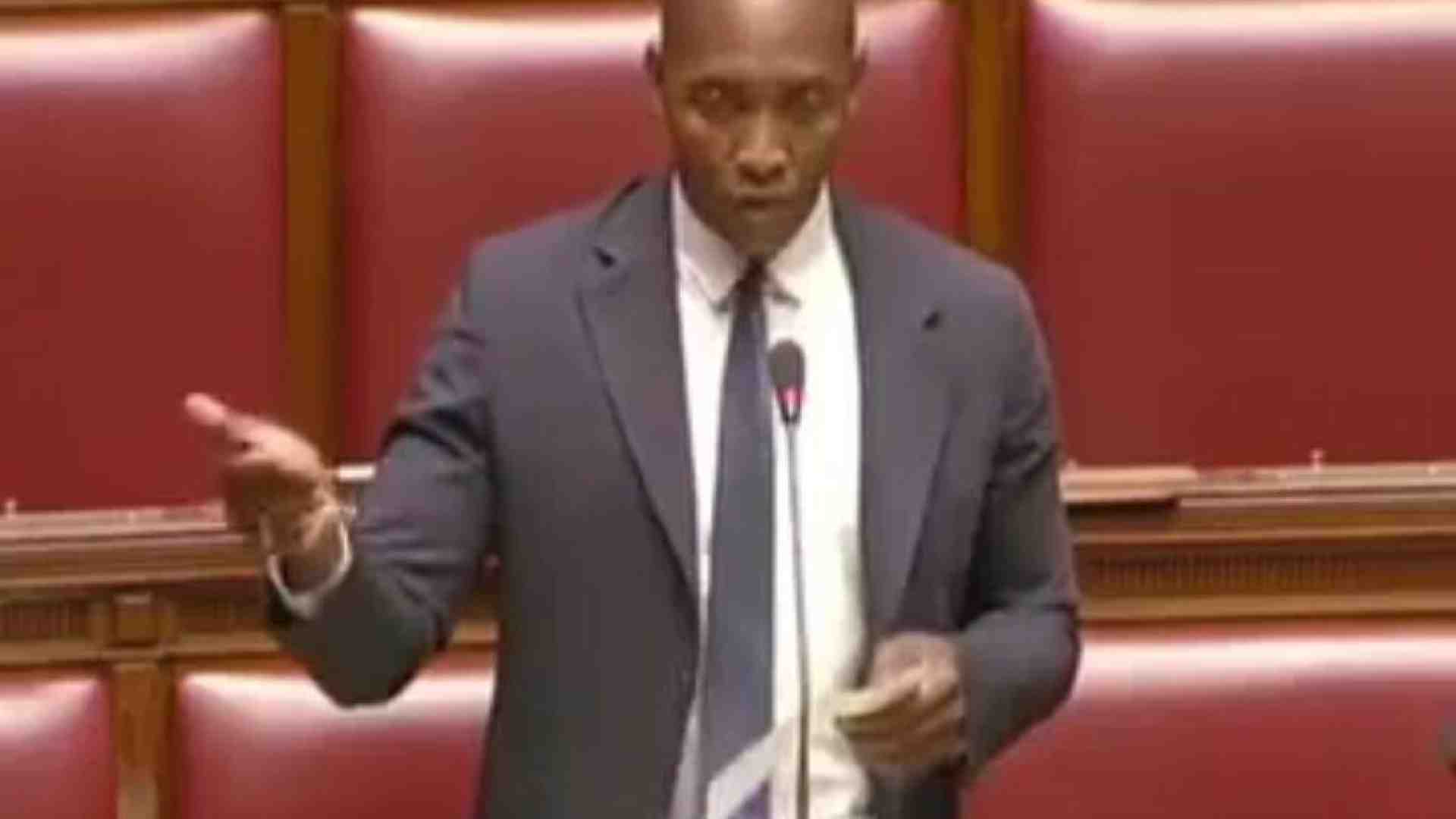 Immagine di Soumahoro: "Esiste il diritto a non emigrare e a rimpatriare, ma la sinistra della ztl non lo capisce"