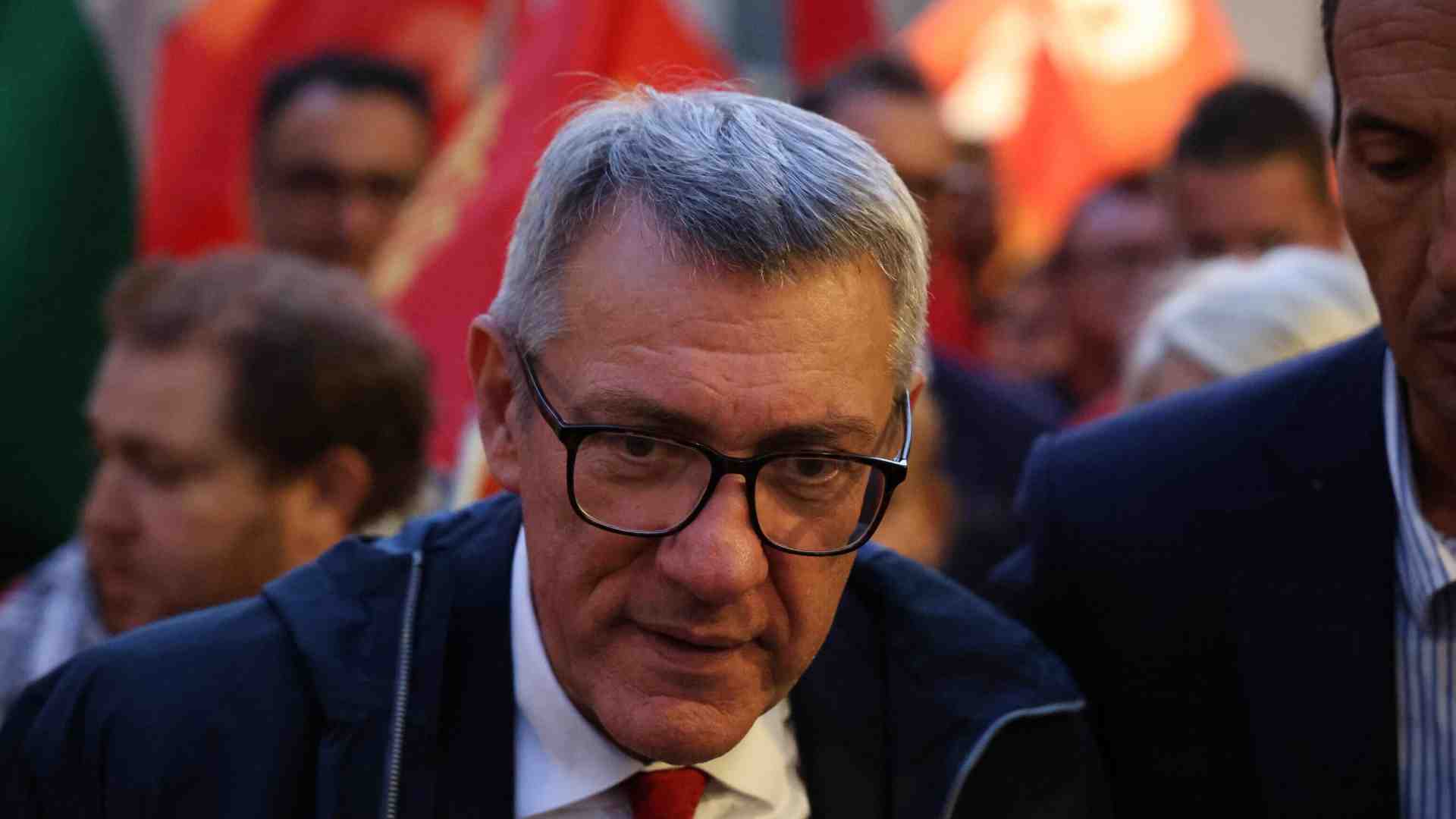 Immagine di Landini in piazza e la verità a casa