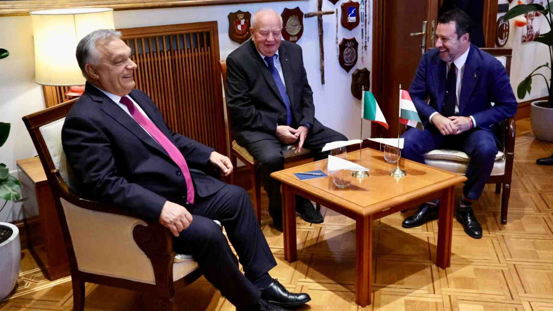 Immagine di Terremoto Orbàn. La maggioranza vola nei sondaggi ma è senza un perimetro