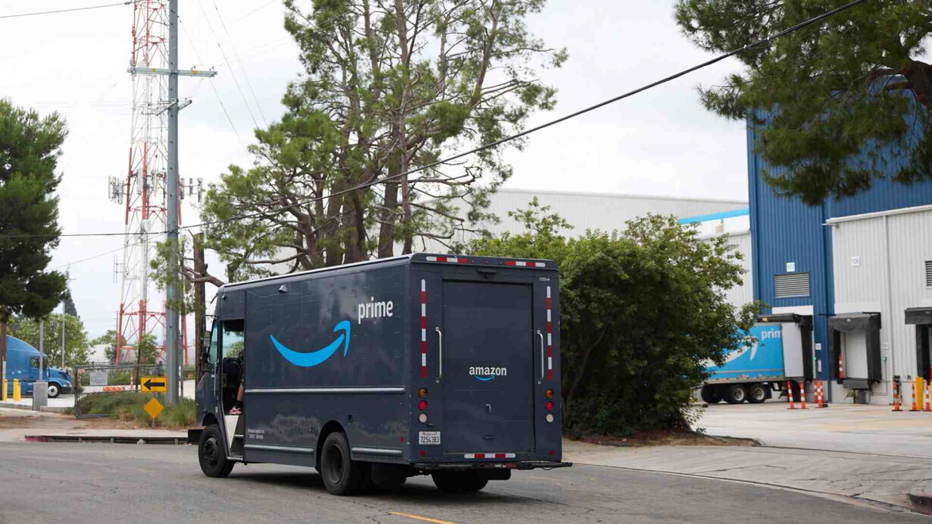 Immagine di Perché Amazon ha deciso di licenziare 30.000 lavoratori