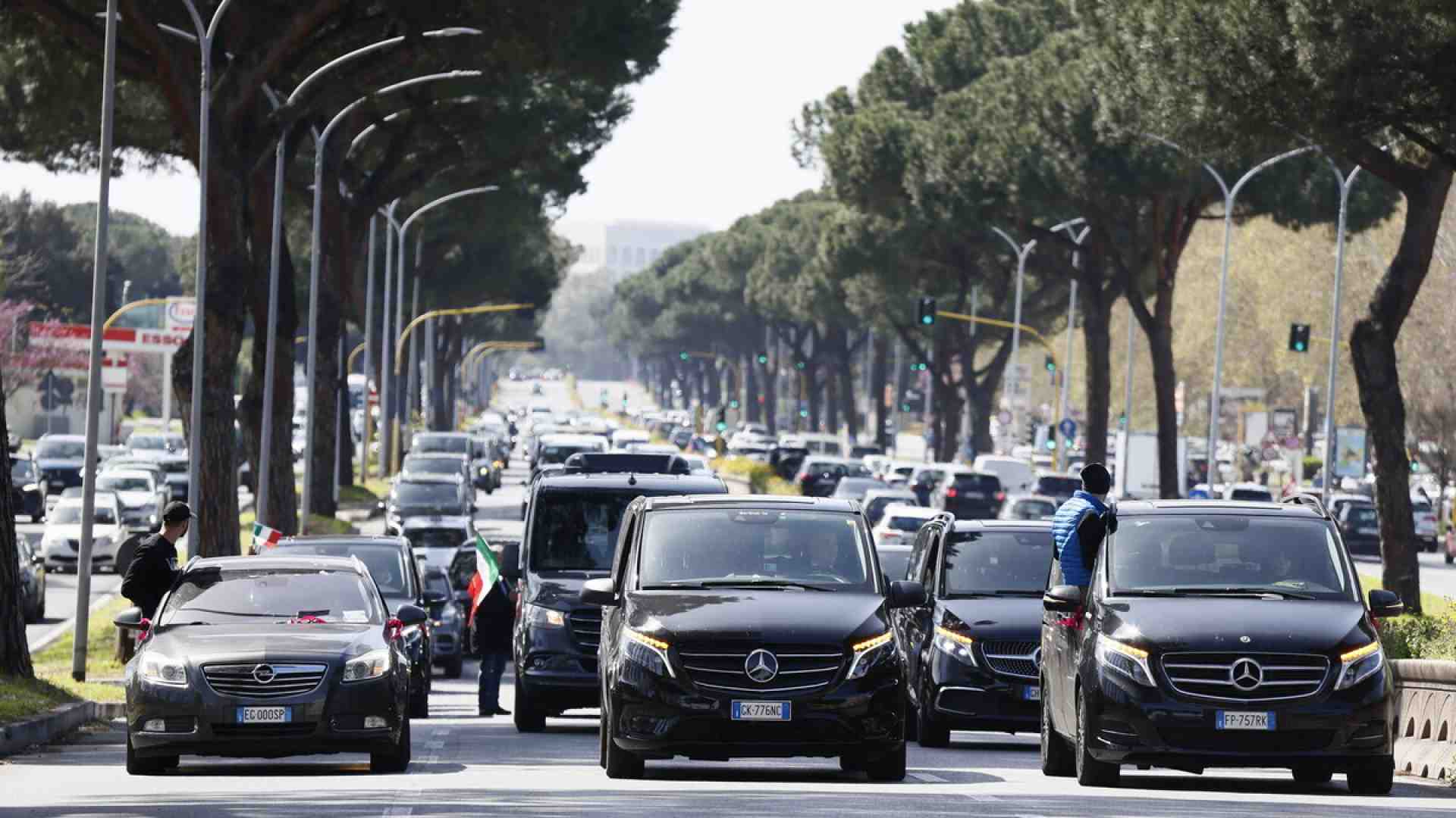 Immagine di Lezioni della Consulta (e di Occhiuto) al governo nemico della concorrenza