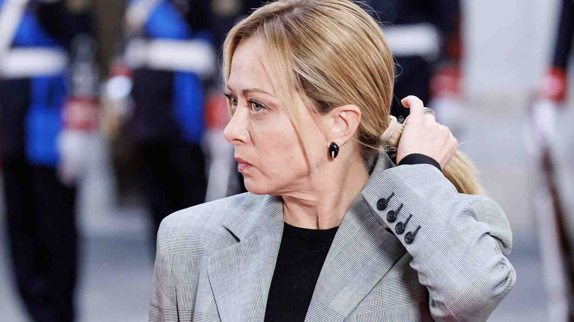 Immagine di Report di Meloni. FdI: "Ranucci ossessionata da noi". Gasparri: "Qualcuno in alto lo aiuta". Il caso Stanzione
