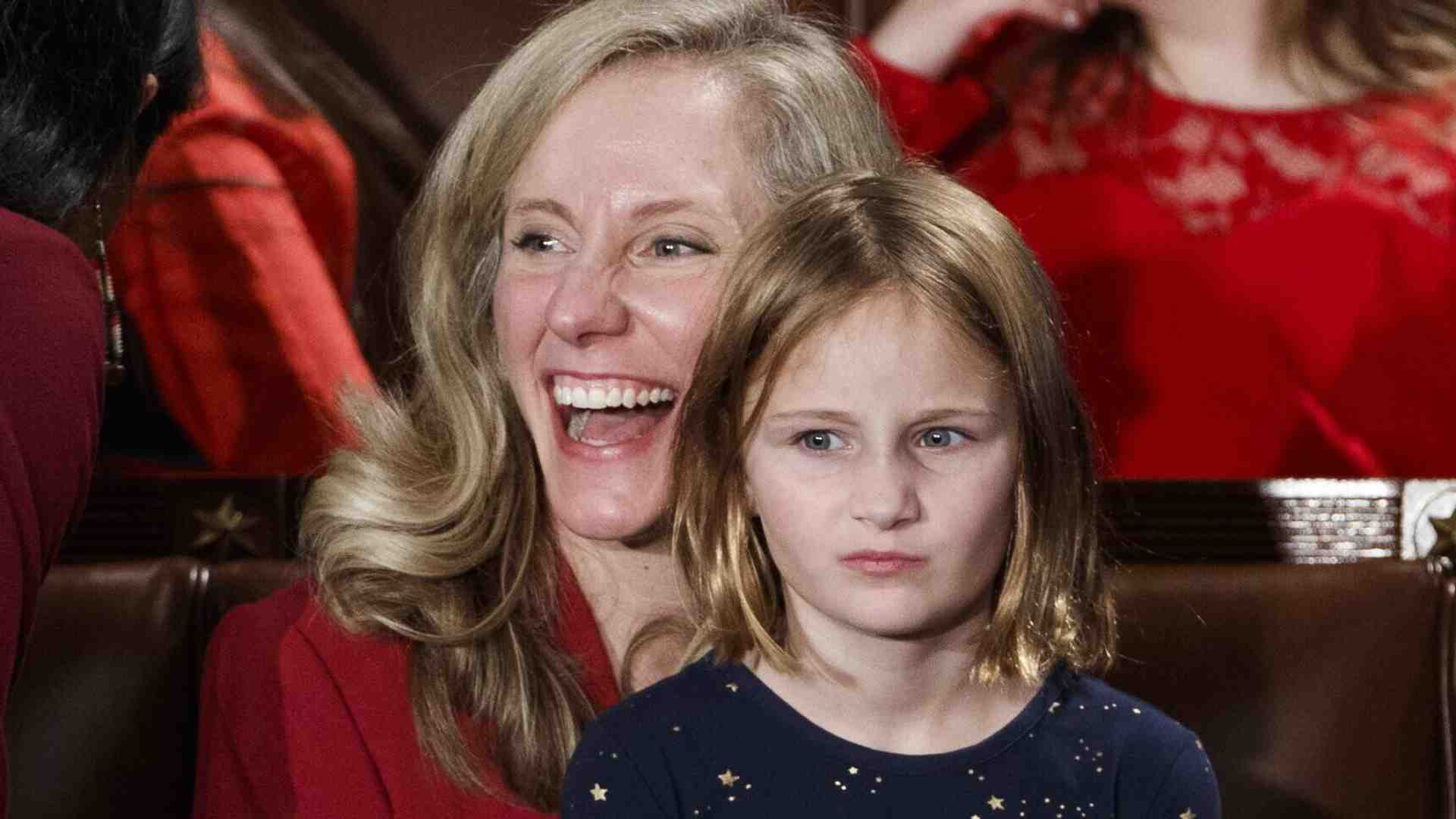 Immagine di Chi è Abigail Spanberger, l’ex agente della Cia che ha conquistato la Virginia