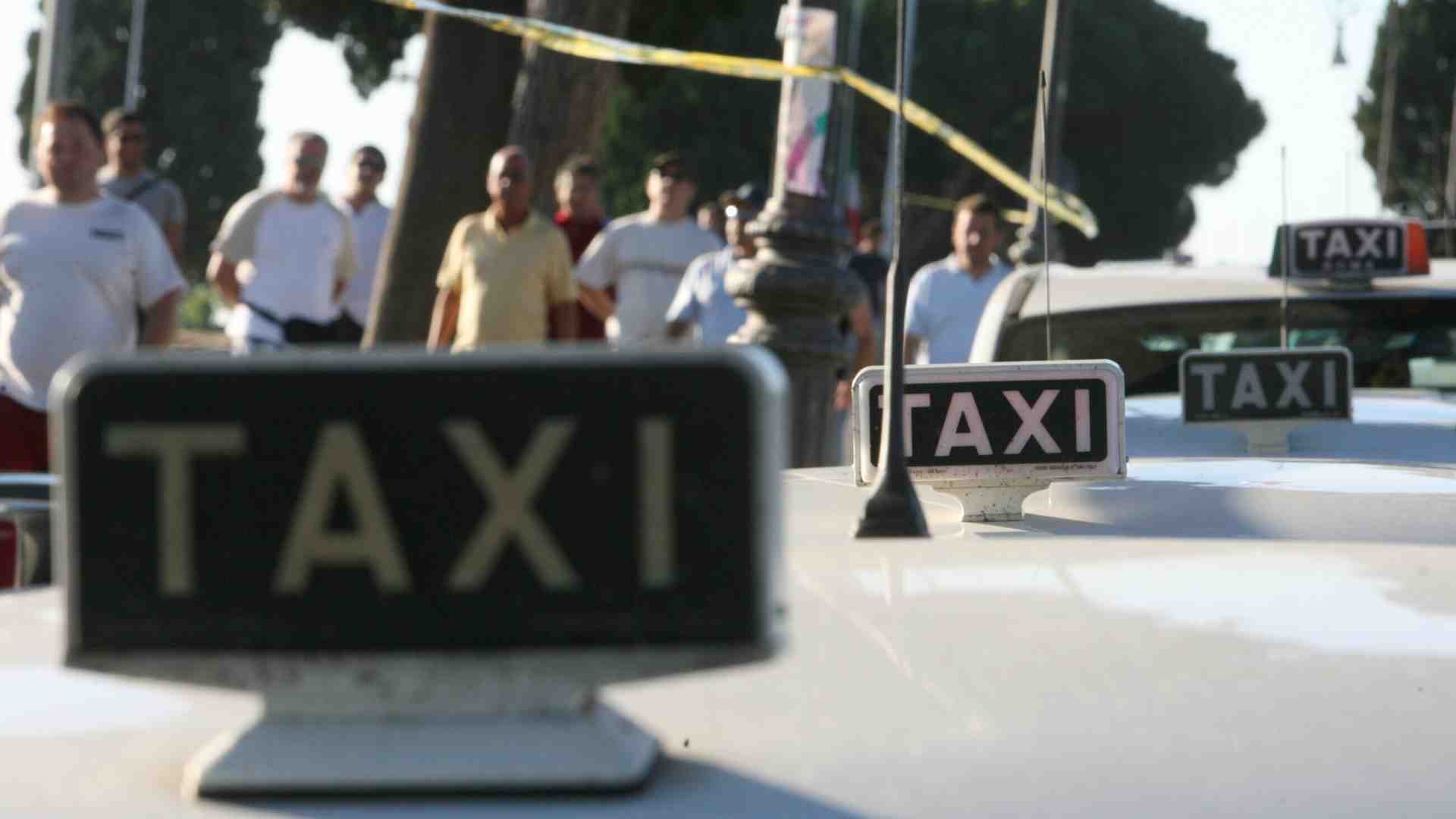 Immagine di Ci sono ancora pochi taxi in Italia