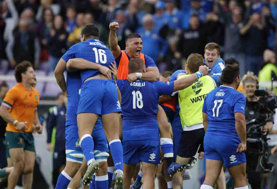 L'esultanza dei giocatori della Nazionale italiana di rugby dopo la vittoria contro l'Australia il&nbsp;12 novembre 2022 (foto Getty Images)