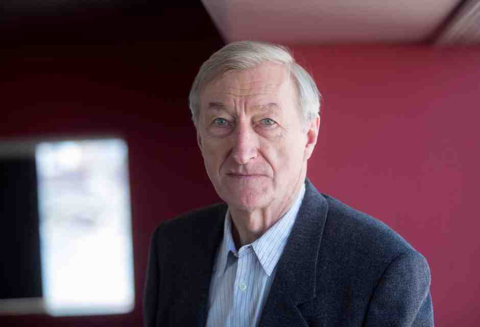 Lo scrittore britannico Julian Barnes (foto Epa, via Ansa)<br />