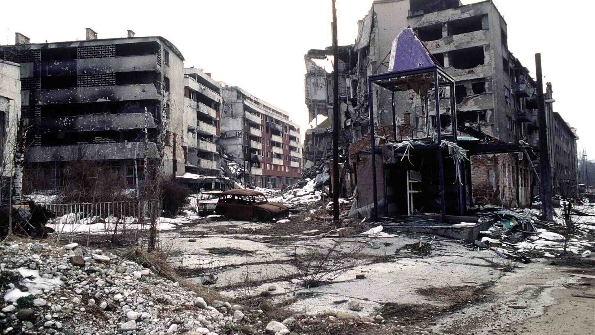 Immagine di La (nota) storia del cecchinaggio a Sarajevo, i pacifisti di ieri e quelli di oggi