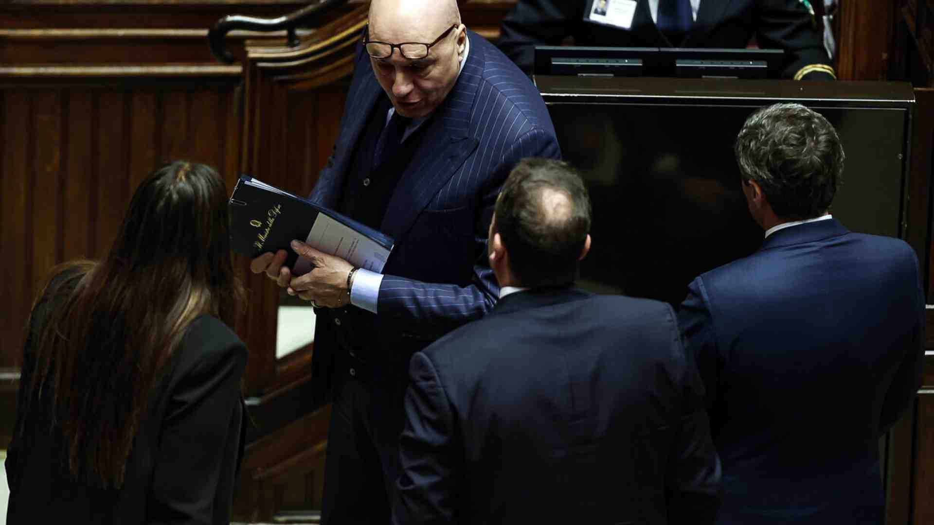 Immagine di Assedio a Crosetto. Su “Strade sicure” sponda tra Lega e La Russa, che dice: "Va rafforzata"