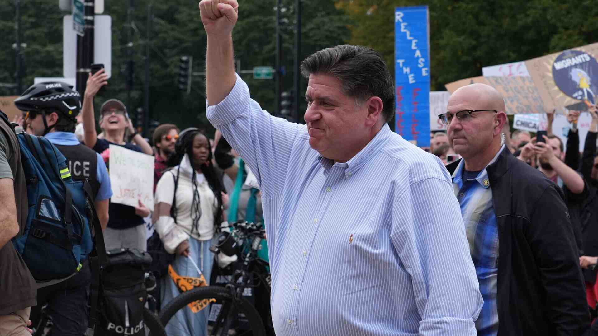 Immagine di Le ambizioni di JB Pritzker, il governatore che sfida Trump e pure i dem troppo timidi