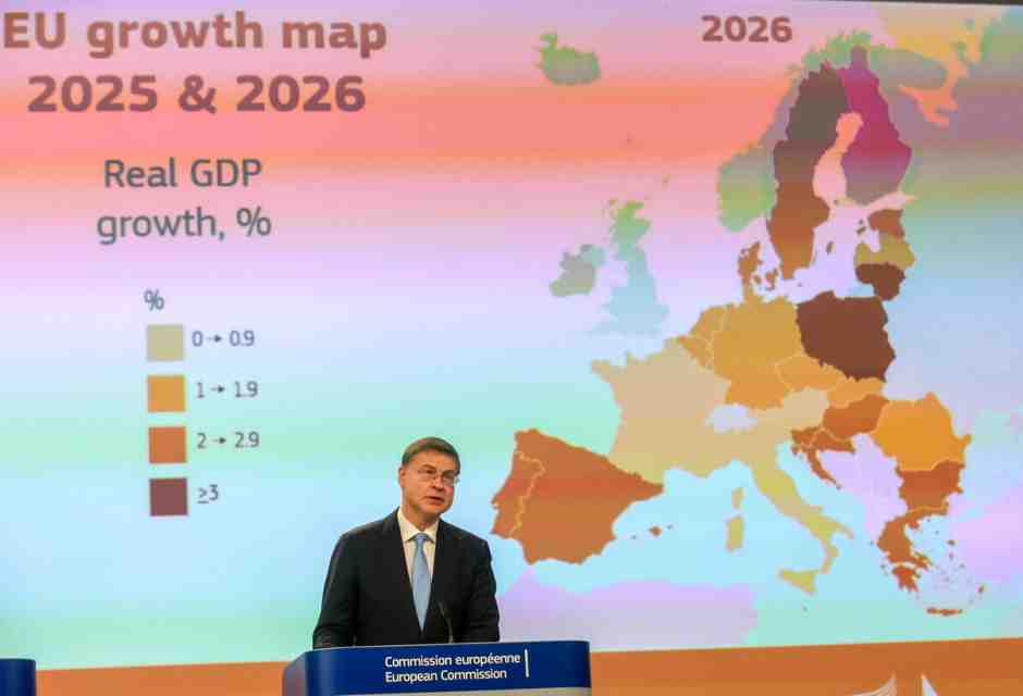 La Commissione Ue prevede una "crescita modesta" per l'Italia. Il deficit al 3 per cento