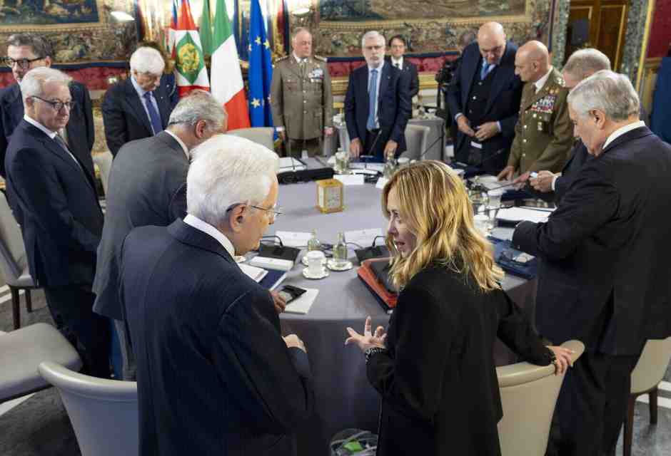 Mattarella: "Sostegno pieno a Kyiv". Meloni pronta ad altri aiuti e a usare gli asset russi. Il "fantasma" Salvini