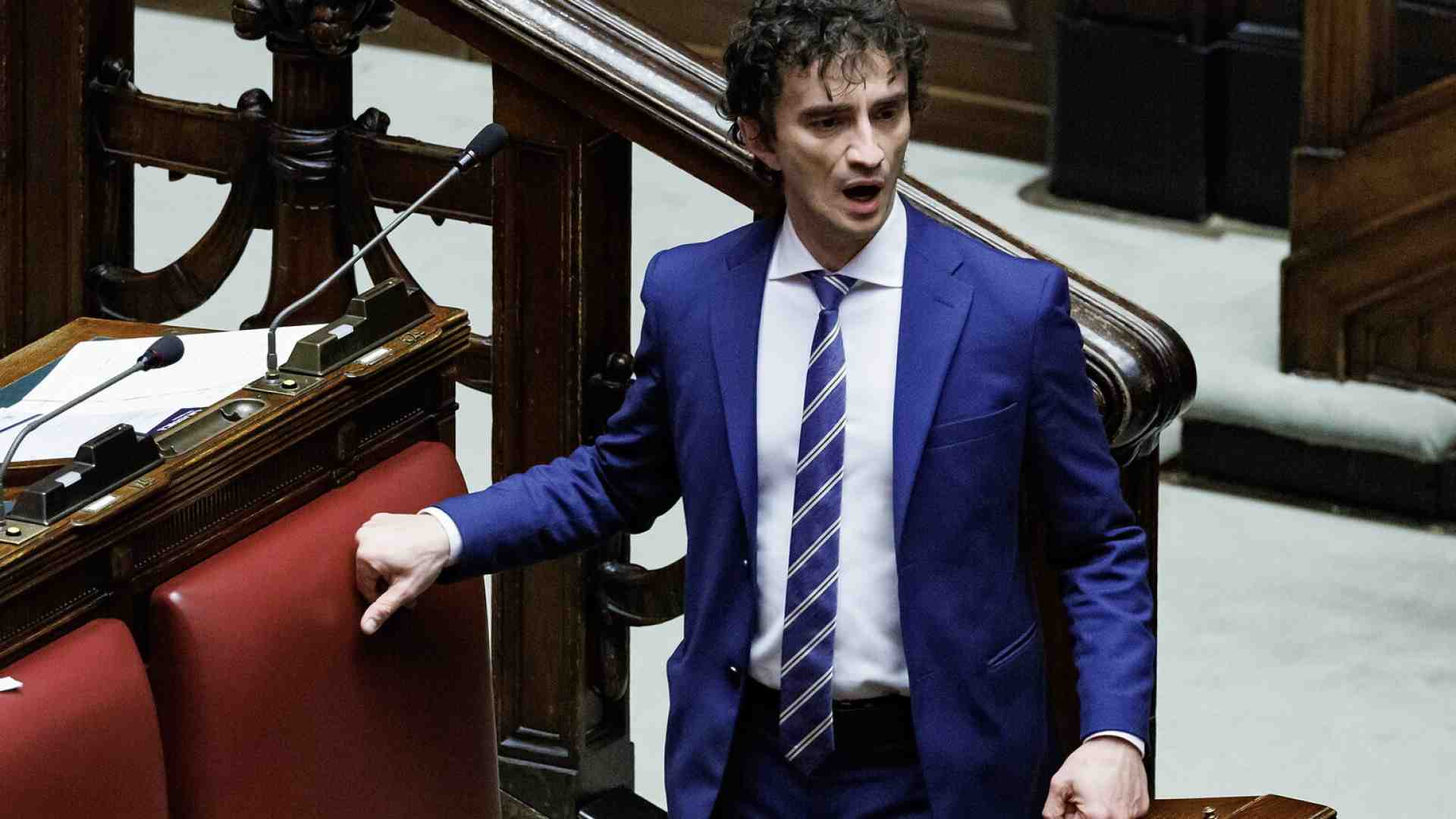 Immagine di Storia politica, familiare di Galeazzo Bignami, il più duro dei duri di Giorgia Meloni
