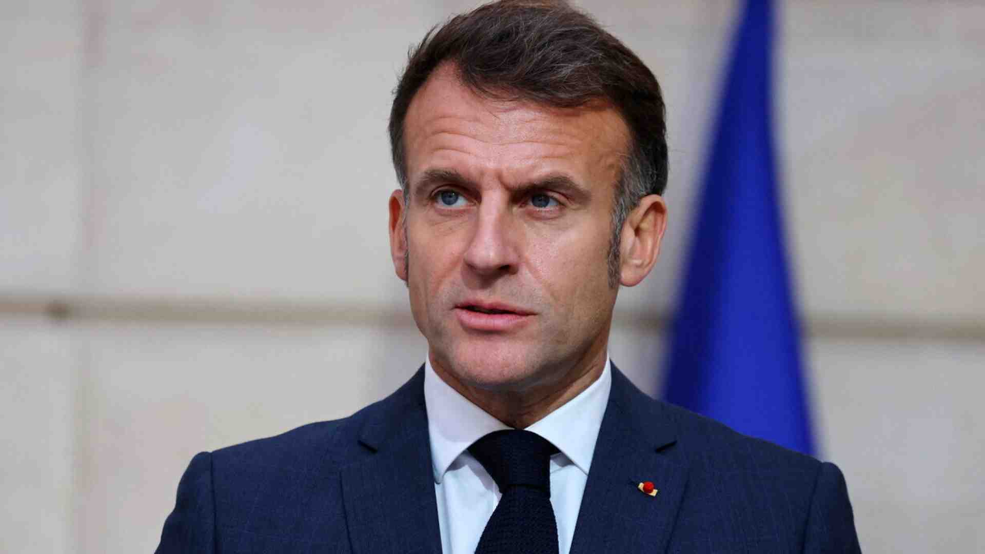 Immagine di Macron vuole proteggere i ragazzi (e la democrazia) dalla dittatura dell’algoritmo