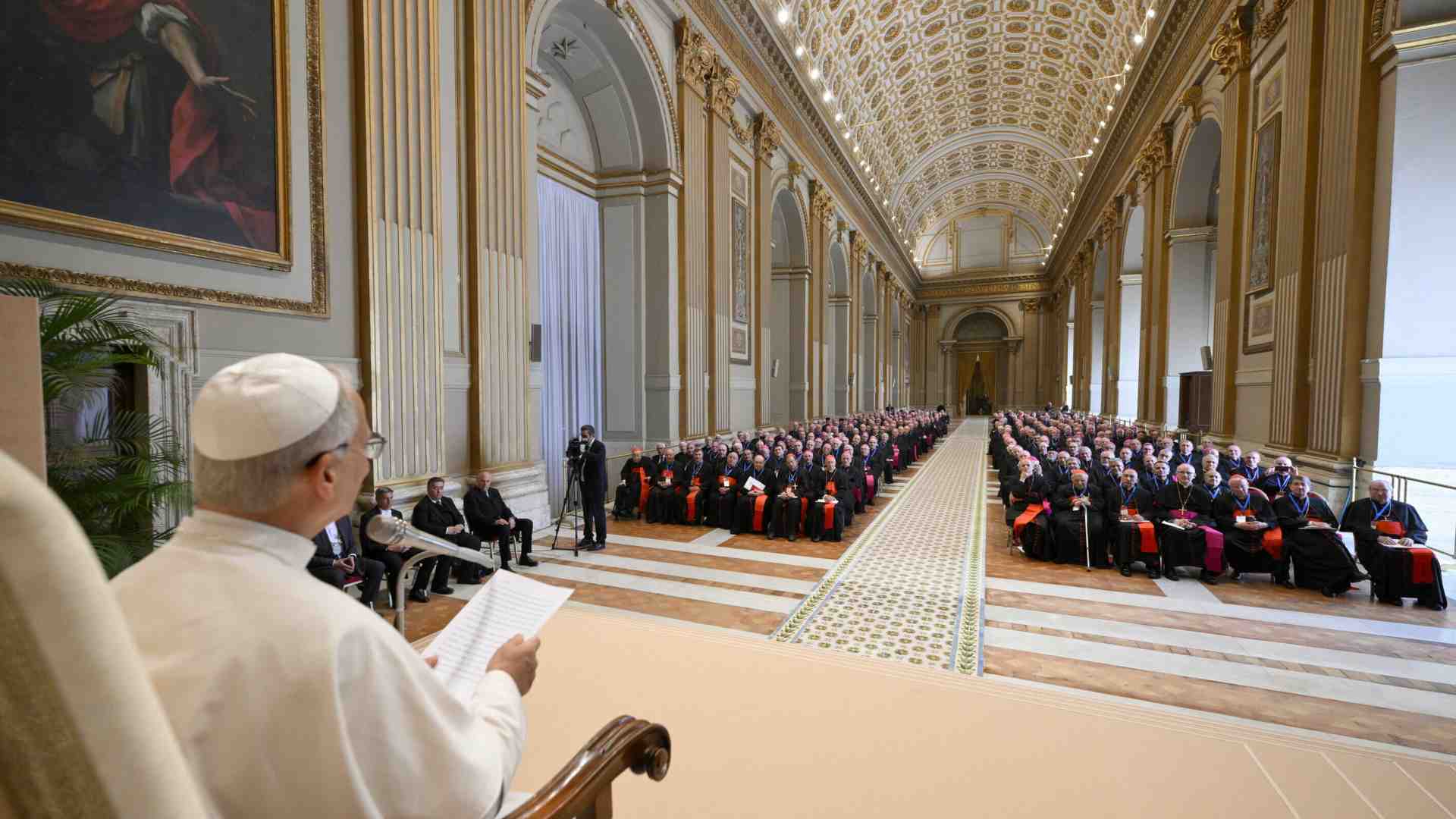 Immagine di Il Papa fa il primate e va alla Cei
