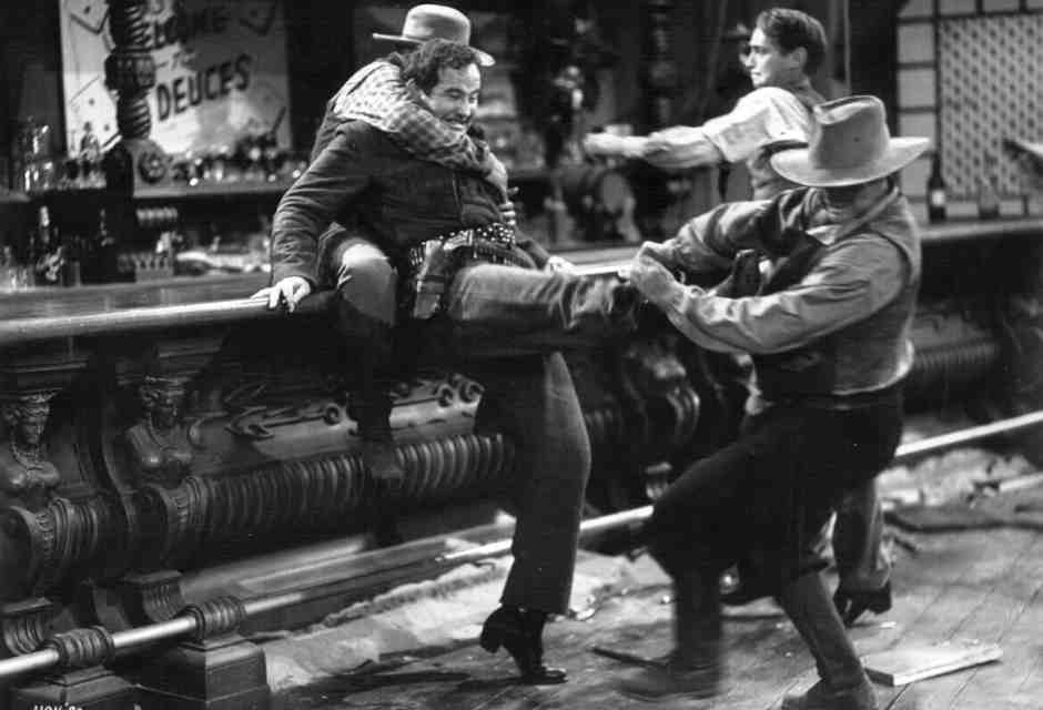 Una scena del film "La valle dei forti" (Trail of the Vigilantes), diretto da Allan Dwan per la Universal (Foto di Hulton Archive/Getty Images) <br />