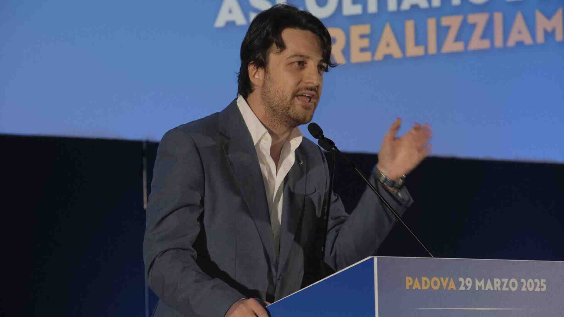 Immagine di Zucche, Pmi e no ai violenti. Chi è Alberto Stefani, il nome del post-Zaia