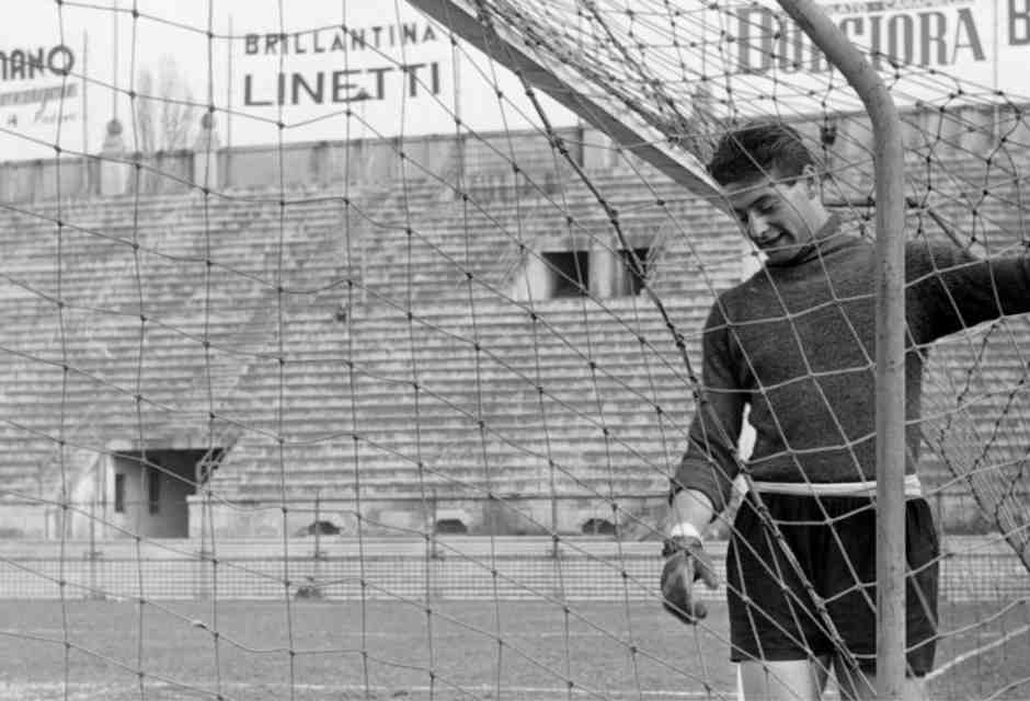 Lo chiamavano Tenaglia. La vita tra pali e gossip di Lorenzo Buffon