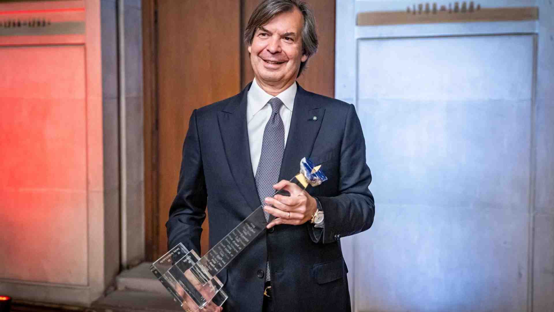 Immagine di Le banche al contrattacco. Messina (Intesa Sanpaolo): "Non siamo condizionabili, il governo ci rispetti"