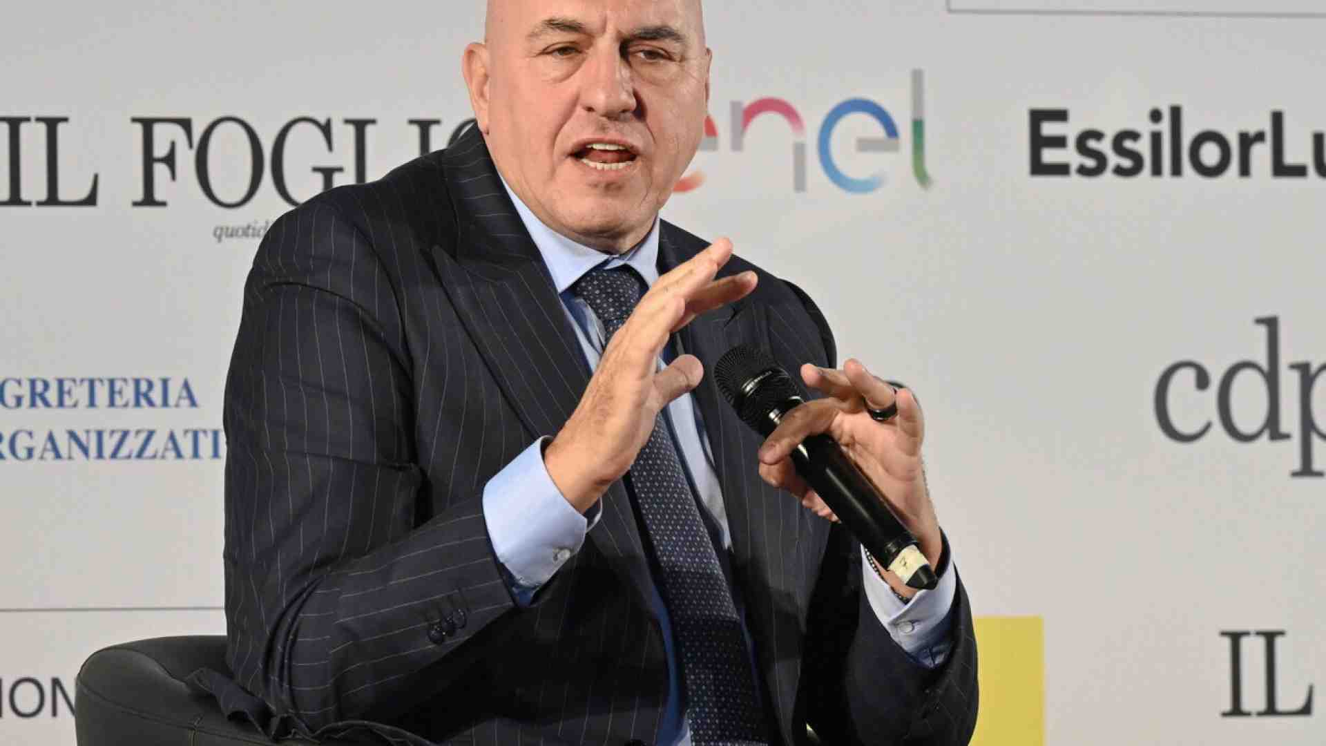 Immagine di Crosetto: "Proporrò ddl per reintrodurre la leva militare". Ma Forza Italia frena: "Difficile, valutiamo"