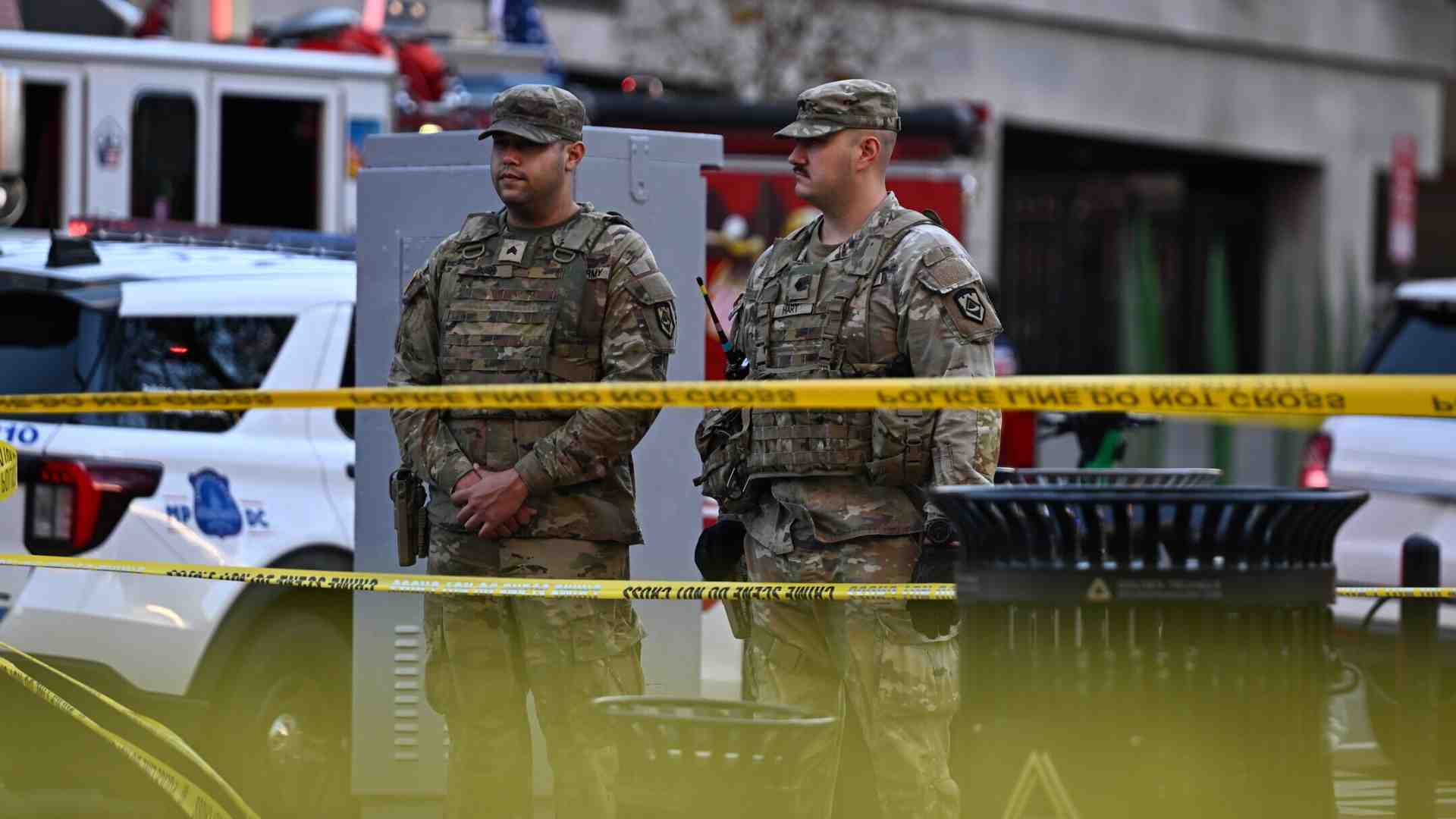 Immagine di Cosa sappiamo della sparatoria vicino alla Casa Bianca. Arrestato un afghano, gravi due uomini della Guardia nazionale