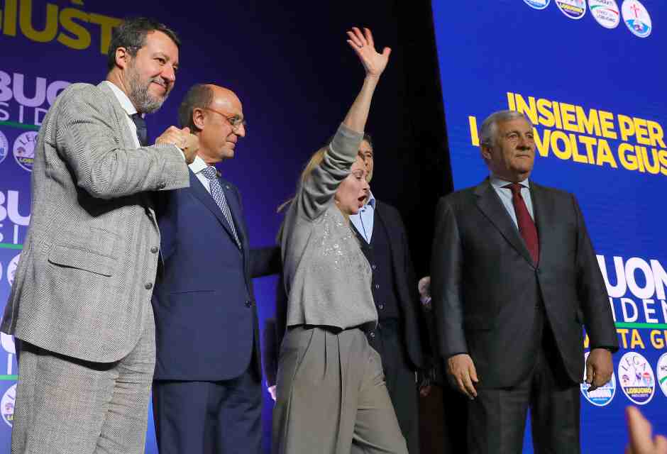 La sinistra messa in crisi da una destra che è l’unico argine agli estremismi