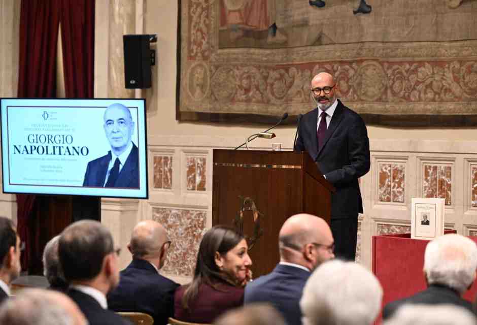 L'autorevolezza, il vigore e la redazione scrupolosa dei discorsi. Giulio Napolitano ricorda il padre Giorgio