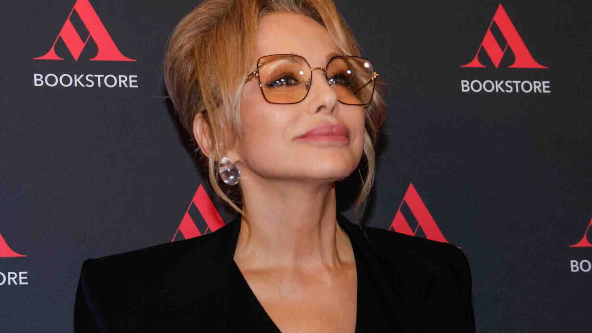 Immagine di Marina Berlusconi fa le primarie a pranzo: Occhiuto, Cirio, Zangrillo. Tajani soffre. Gianni Letta si diverte
