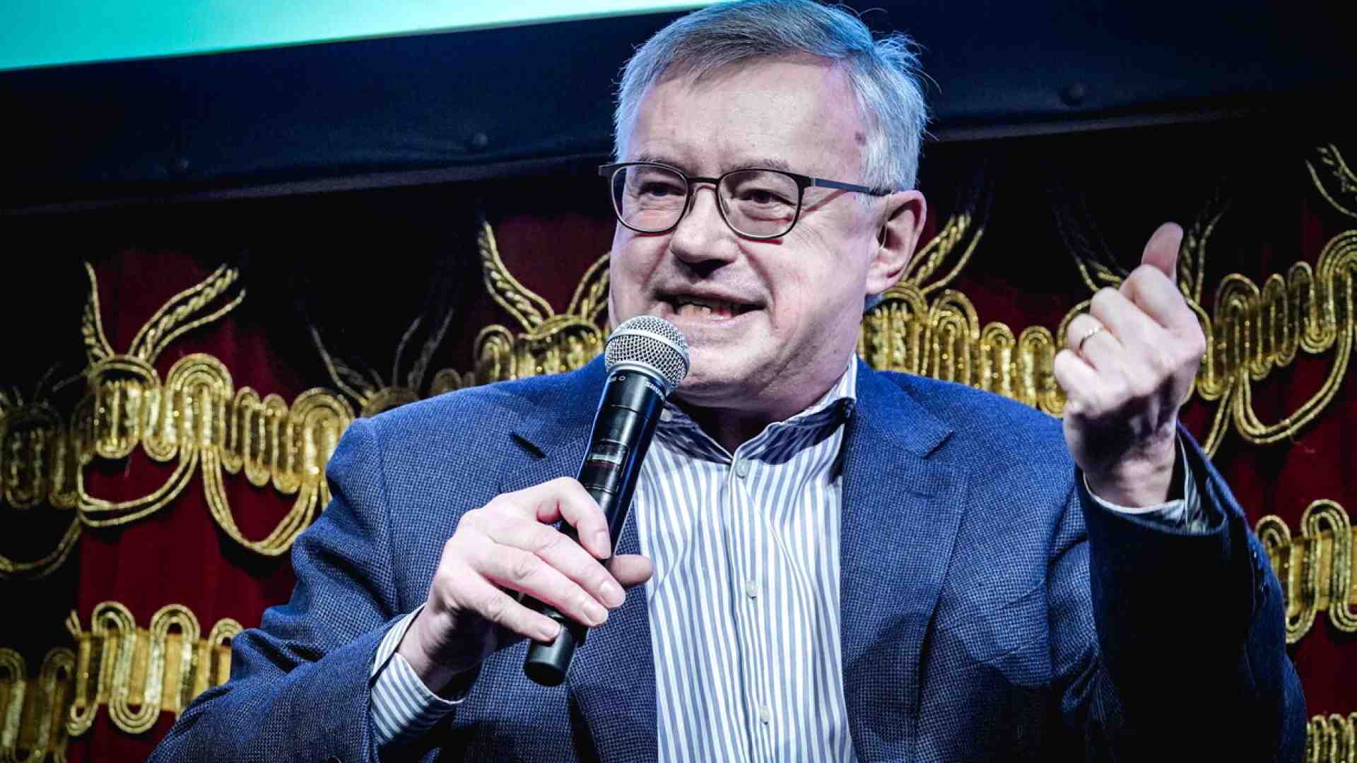 Immagine di Il cortocircuito Barbero. Contro i testi della casa editrice neofascista ma a favore del dialogo su Putin