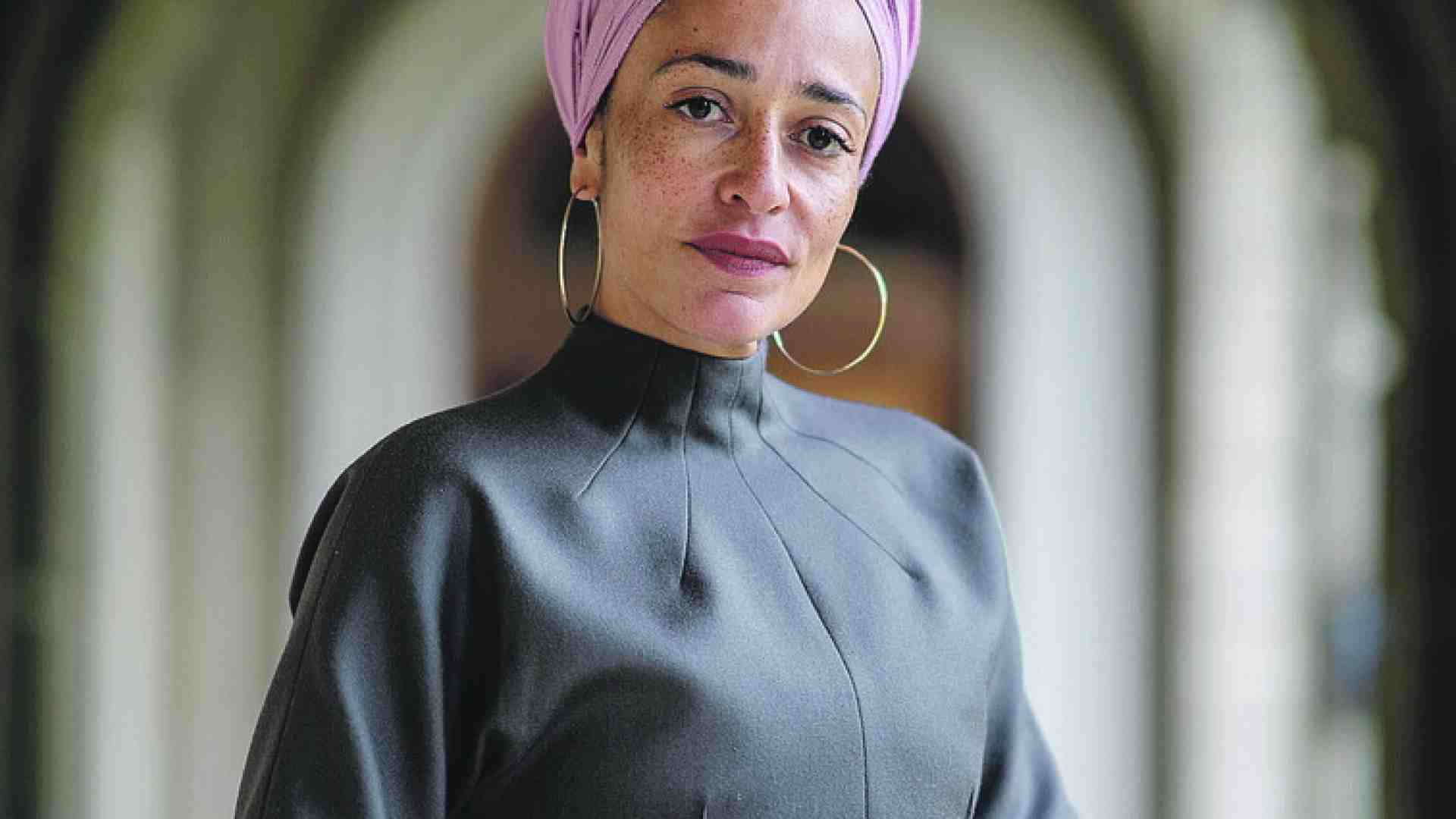 Immagine di Sotto il ciliegio in fiore di Zadie Smith