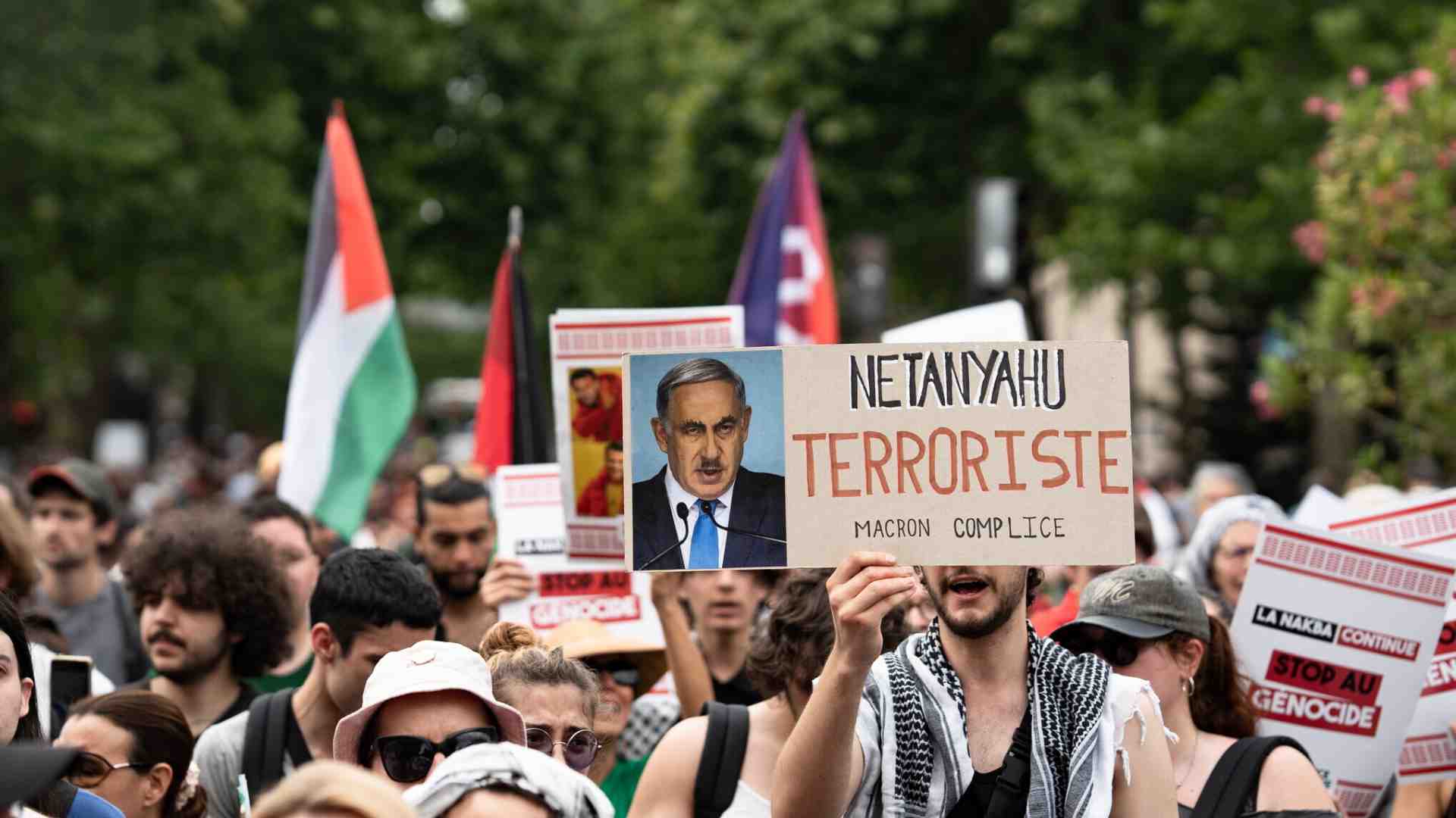 Immagine di Enthoven contro Mélenchon (di nuovo). Anche in Italia serve una resa dei conti sull'antisemitismo