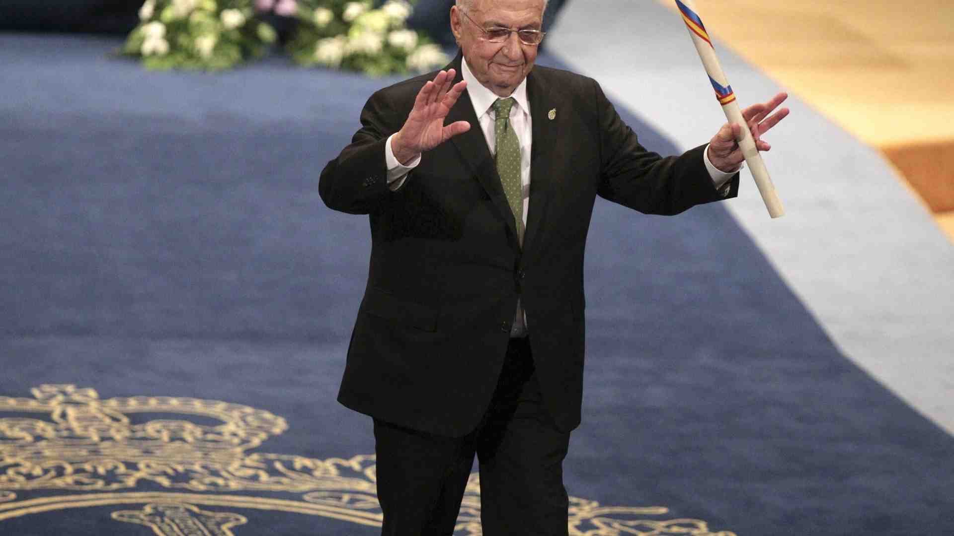 Immagine di Frank Gehry, da spiantato ad archistar, senza perdere il sorriso