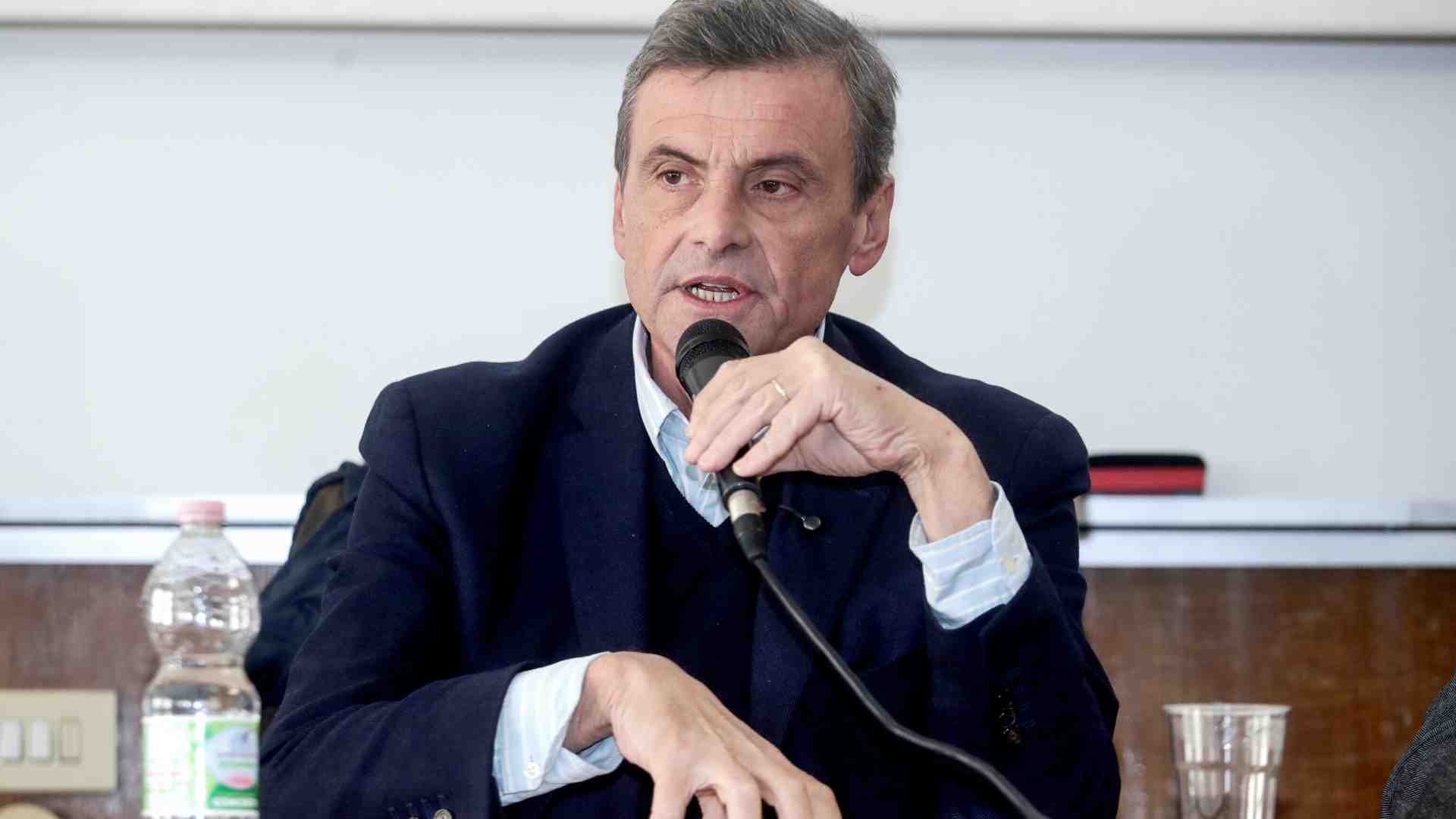 Immagine di Calenda rilancia la piazza pro Ue e Kyiv. "Il silenzio di Schlein? Sudditanza totale" verso Conte