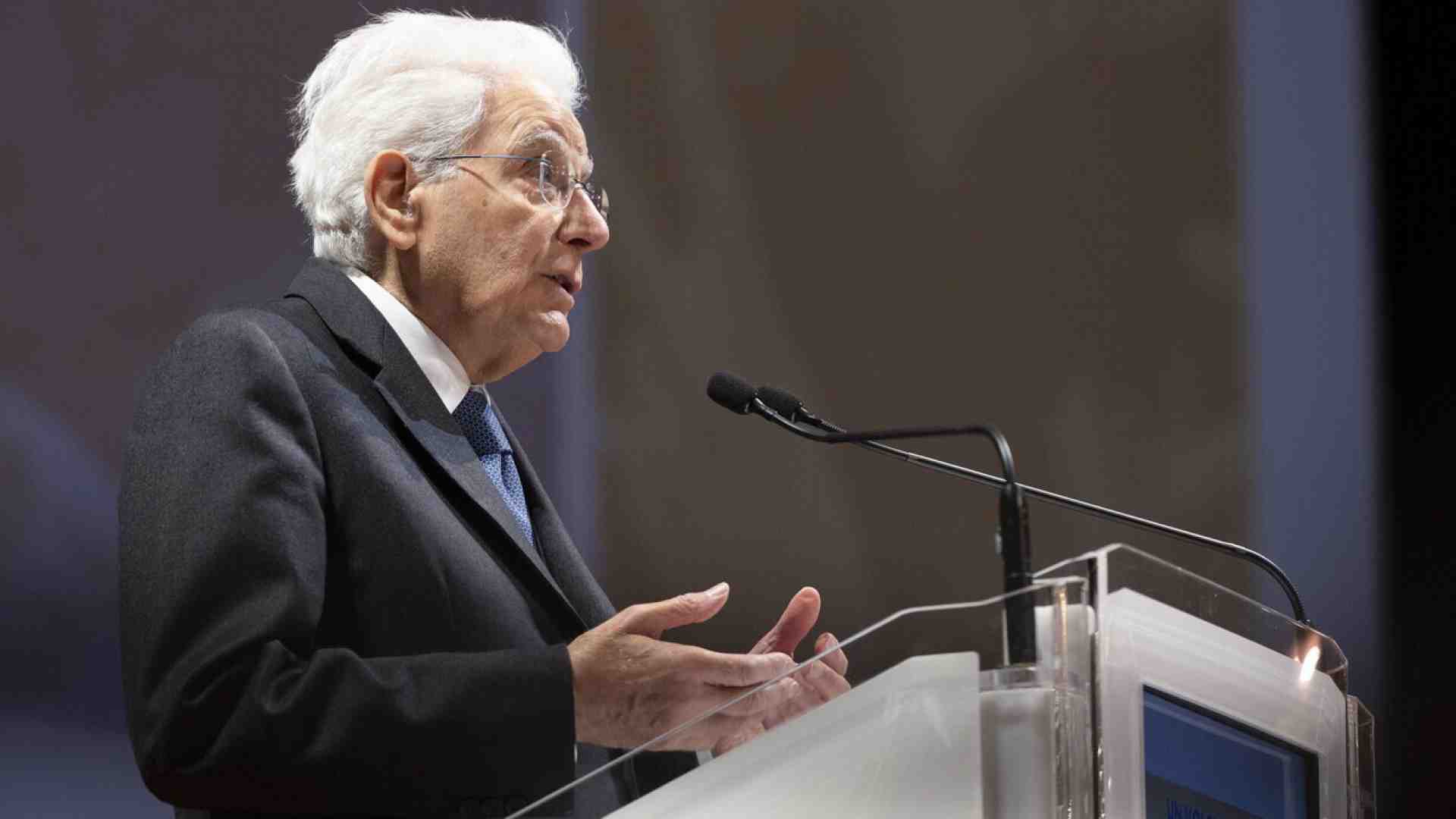 Immagine di Mattarella: “Insensata la pace evocata da chi impone le proprie condizioni. Italia e Ue al fianco di Kyiv”