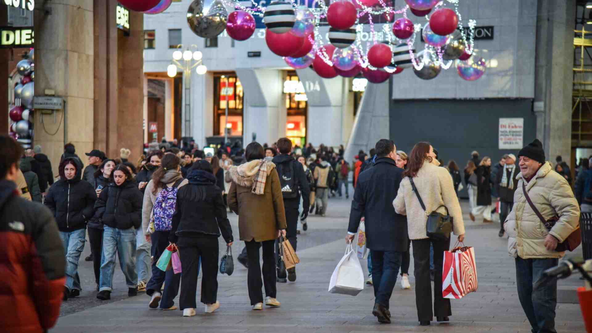 Immagine di Luci e Babbi. Eppure, si resta inquieti. Lettera da una strana fame
