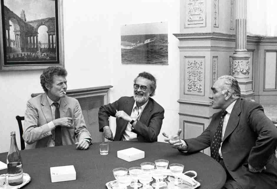 L'impronta di Repubblica. Le ostie di Scalfari, la mansarda di Caracciolo. I ricordi di Luigi Zanda: "Elkann la sfregia"
