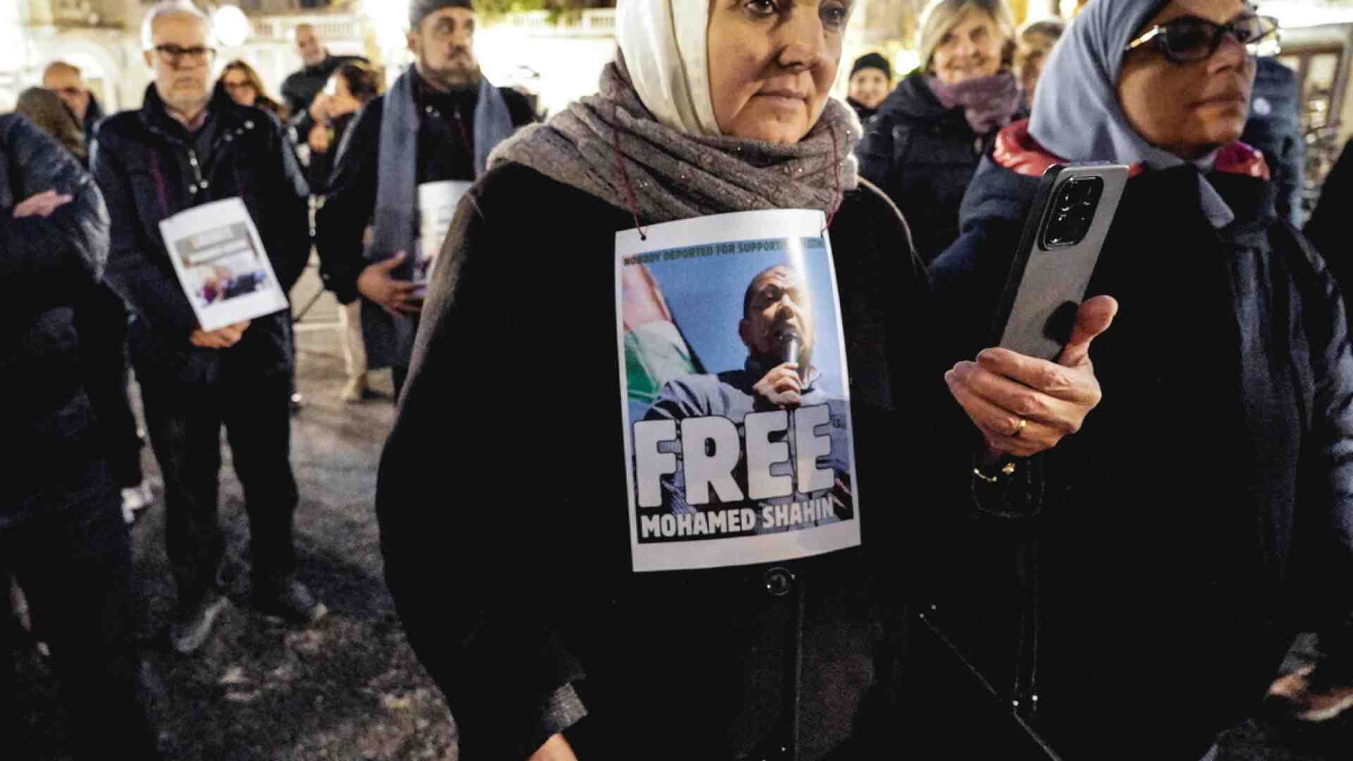 Immagine di Liberato l’imam di Torino Shahin. Meloni: “Come difendiamo la sicurezza se i giudici annullano tutto?”