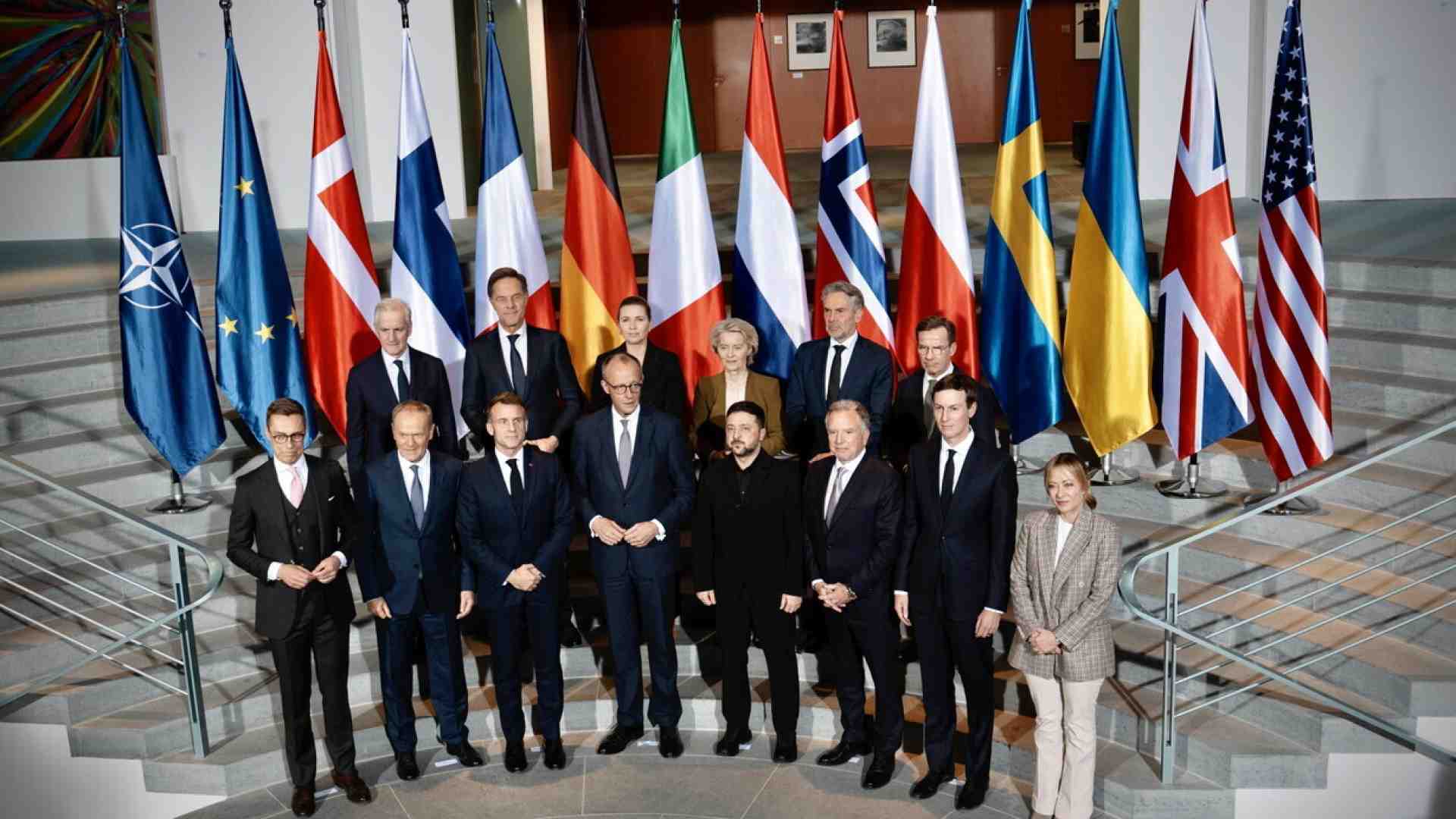 Immagine di Meloni morotea. Si inventa la “muldimensionalità” per fermare Salvini ma tiene il punto con i Volenterosi su Kyiv