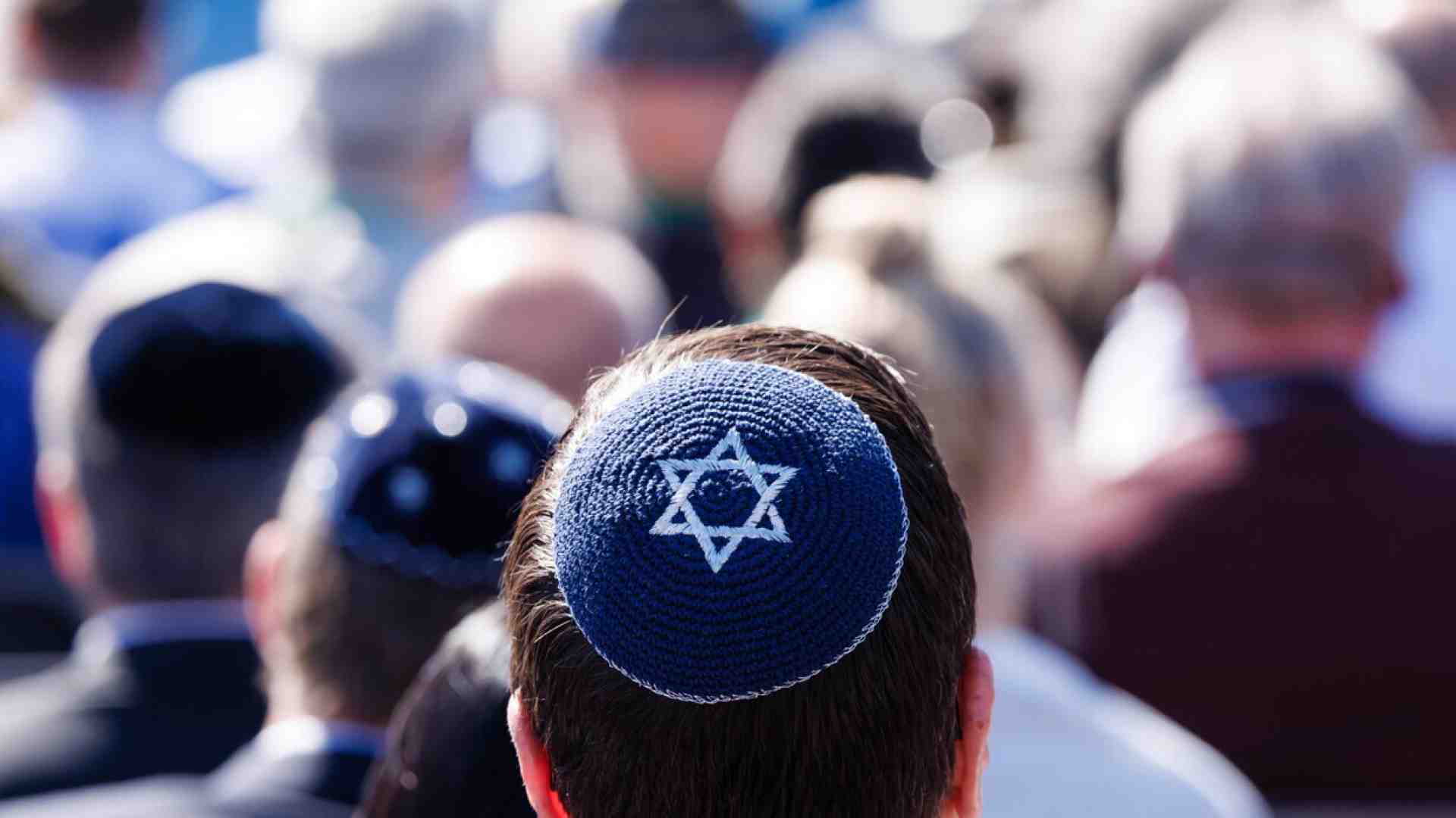 Immagine di Per i pensieri antisemiti, l'Europa ha inventato il gin