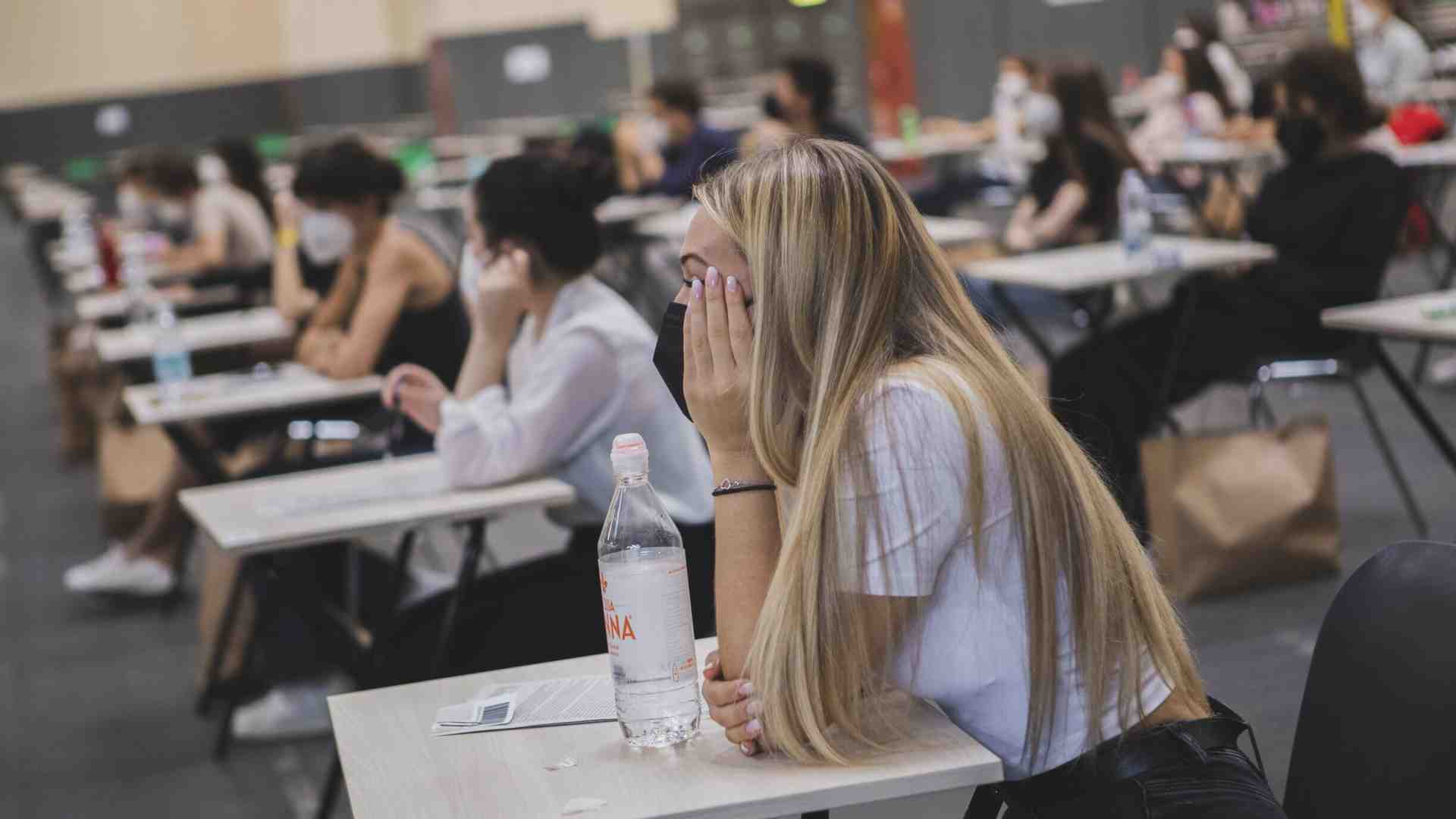 Immagine di Semestre filtro di Medicina: il “disastro” non è la selezione ma il sistema. Anche all’estero